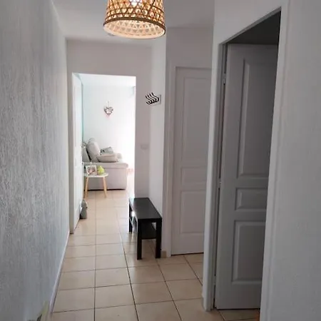 En Rez-de-chaussee Et Terrasse Sans Vis A Vis Apartmán *