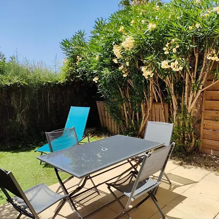 Apartment En Rez-de-chaussee Et Terrasse Sans Vis A Vis *