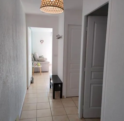 En Rez-de-chaussee Et Terrasse Sans Vis A Vis Daire *